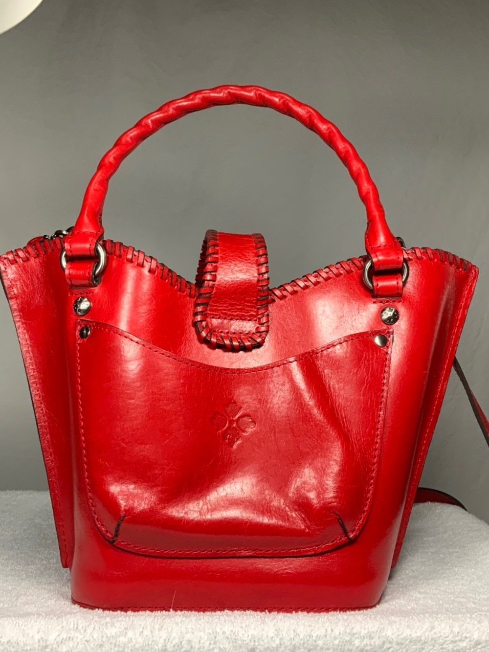 NWOT - Patricia Nash Ninetta Bag – Vibrant Red Tooled - Picture 4 of 16